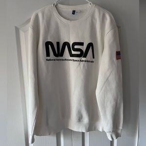H&M NASA WHITE LONG SLEEVE SIZE:M